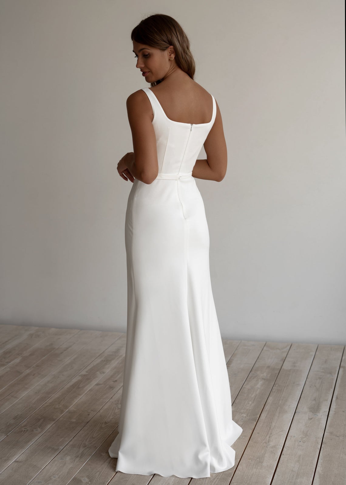 Simple Elegant Crepe Wedding Dress with Square Neckline ET3002