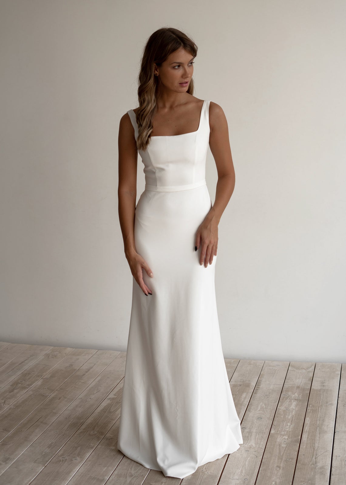 Simple Elegant Crepe Wedding Dress with Square Neckline ET3002