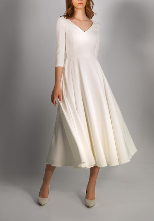 Simple Short Elegant Wedding Dress with 3/4 Sleeves ET3020