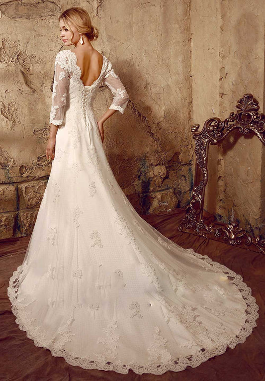 Vintage Style Lace Wedding Dress with Sleeves R112