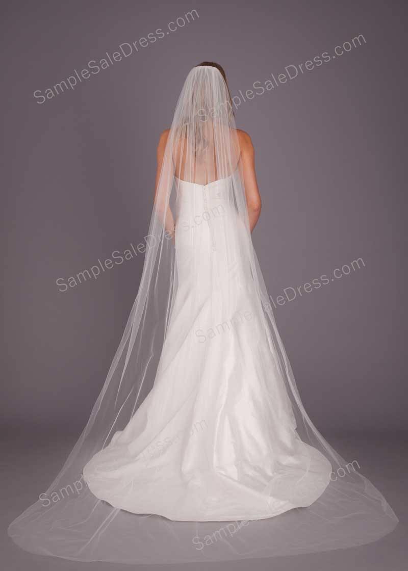 https://www.samplesaledress.com/cdn/shop/products/simple-tulle-long-cathedral-wedding-veil-eg881030-2.jpg?v=1626301294&width=1946